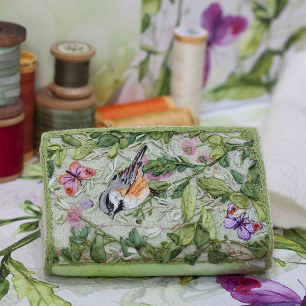 Needlebook – Little Bird in the Meadow